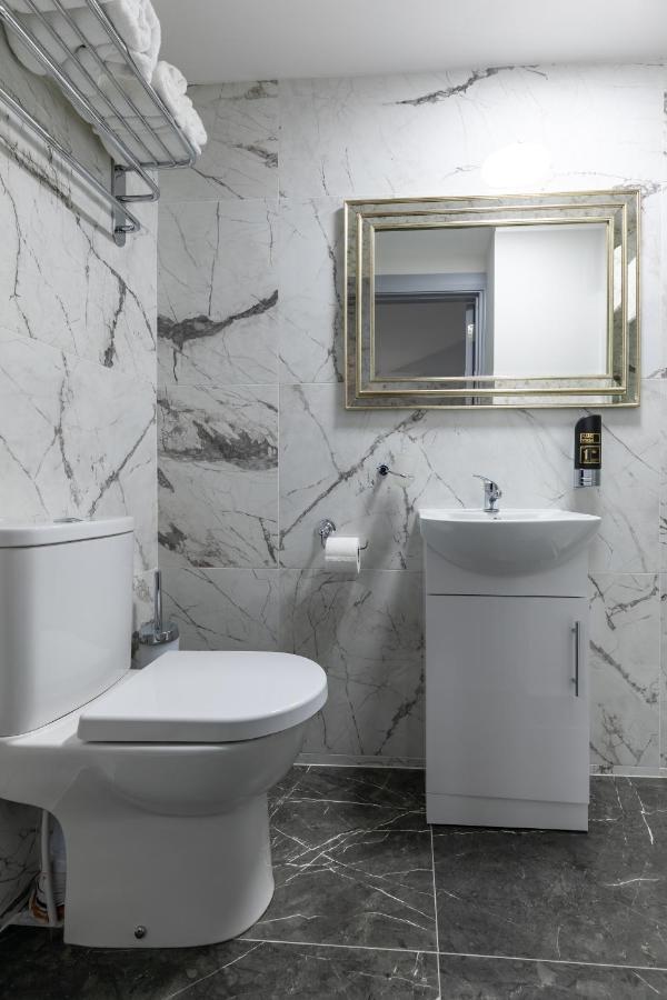 Brookville Guesthouse Тъламор Екстериор снимка
