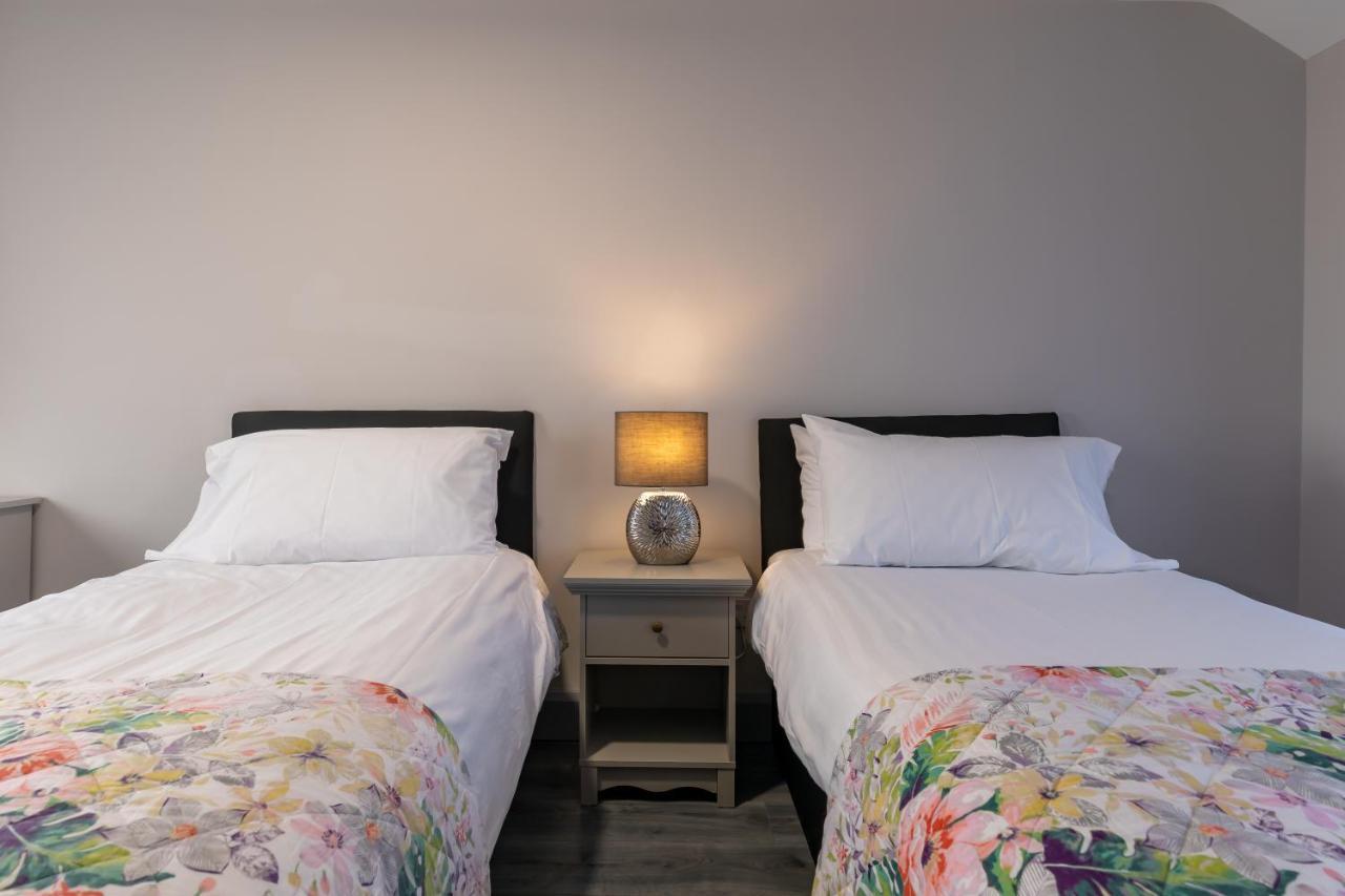 Brookville Guesthouse Тъламор Екстериор снимка