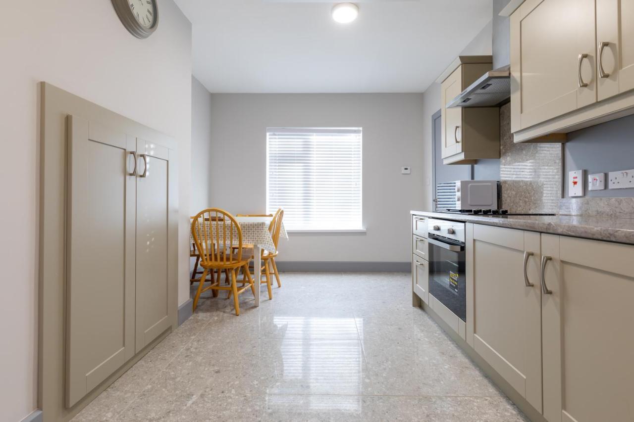 Brookville Guesthouse Тъламор Екстериор снимка