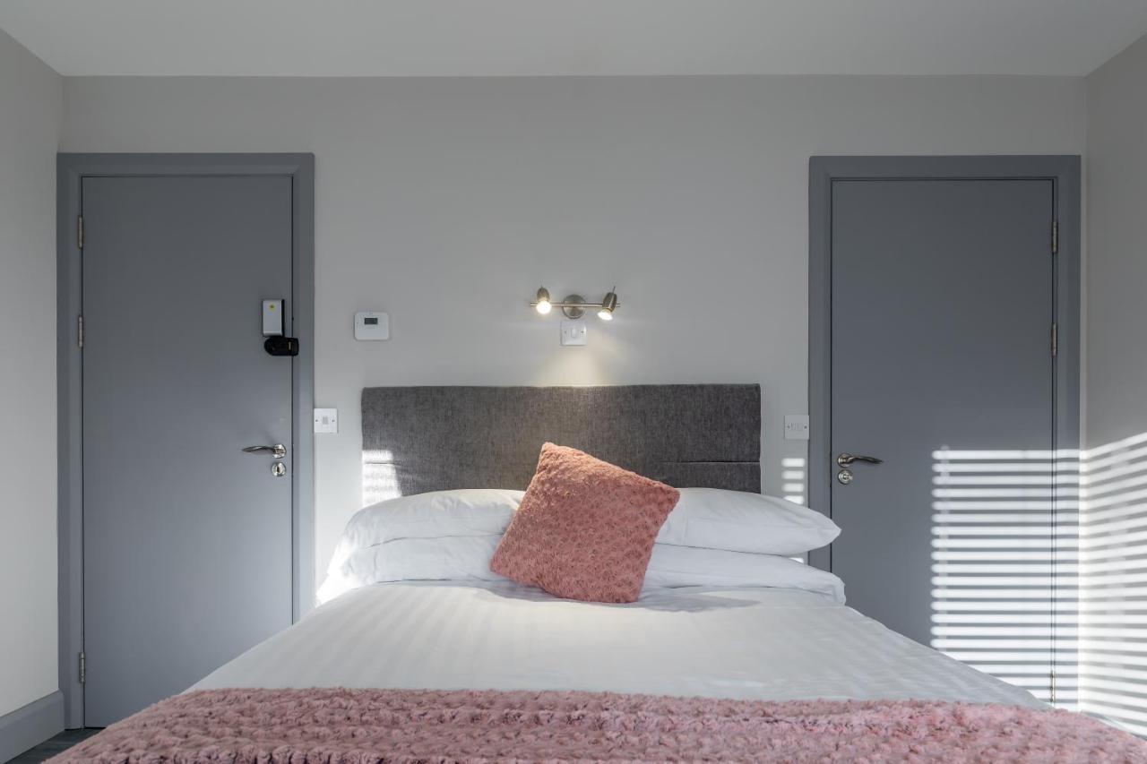 Brookville Guesthouse Тъламор Екстериор снимка