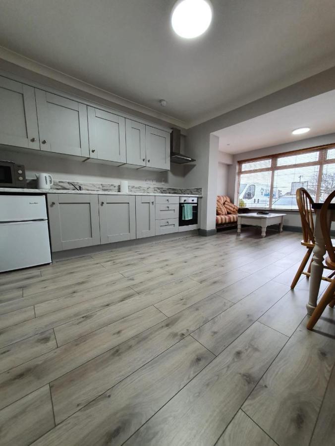 Brookville Guesthouse Тъламор Екстериор снимка